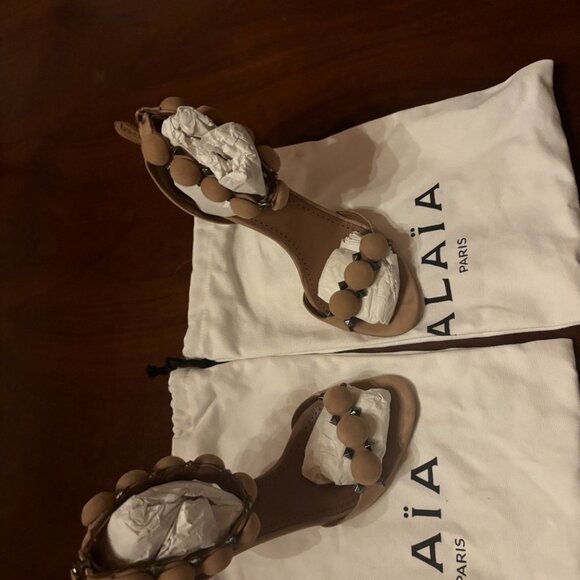 Alaïa's 'La Bombe' studded beige sandals - size IT40 (9.5) - Picture 3 of 9
